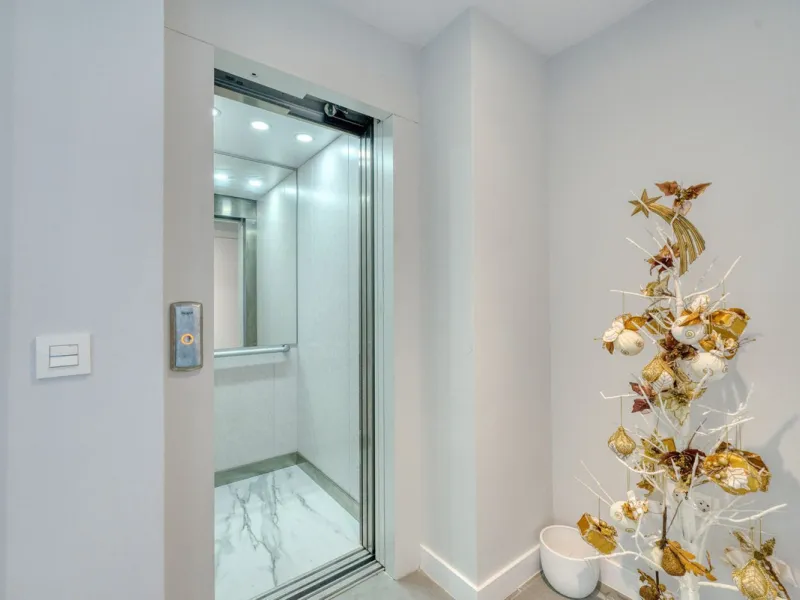 House - Detached Villa в продаже в Istán, Málaga. В доме 4 спален и 7 ванных комнат. Площадь дома 339 м². Площадь участка 410 м²