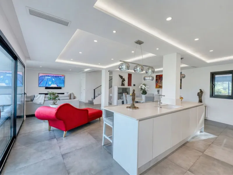 House - Detached Villa в продаже в Istán, Málaga. В доме 4 спален и 7 ванных комнат. Площадь дома 339 м². Площадь участка 410 м²