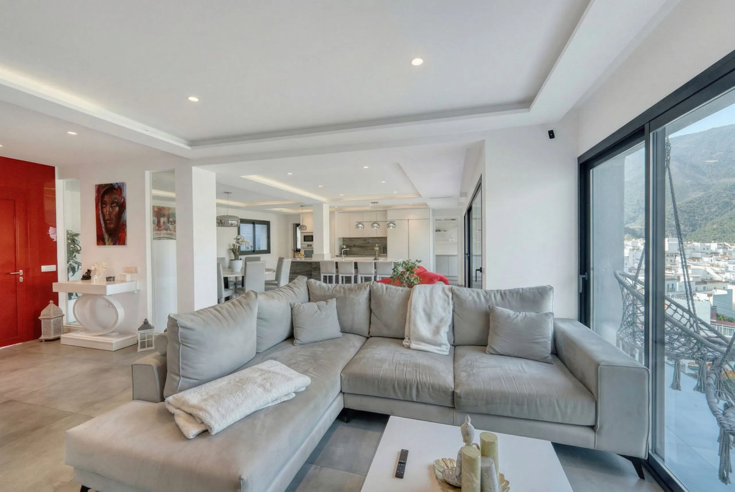 House - Detached Villa в продаже в Istán, Málaga. В доме 4 спален и 7 ванных комнат. Площадь дома 339 м². Площадь участка 410 м²
