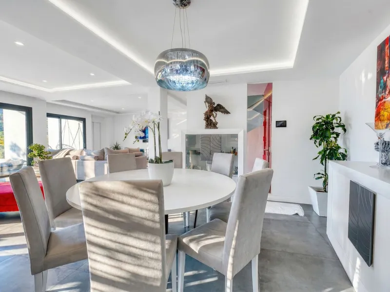 House - Detached Villa в продаже в Istán, Málaga. В доме 4 спален и 7 ванных комнат. Площадь дома 339 м². Площадь участка 410 м²