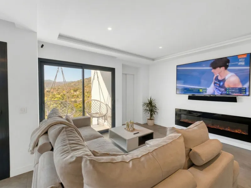 House - Detached Villa в продаже в Istán, Málaga. В доме 4 спален и 7 ванных комнат. Площадь дома 339 м². Площадь участка 410 м²