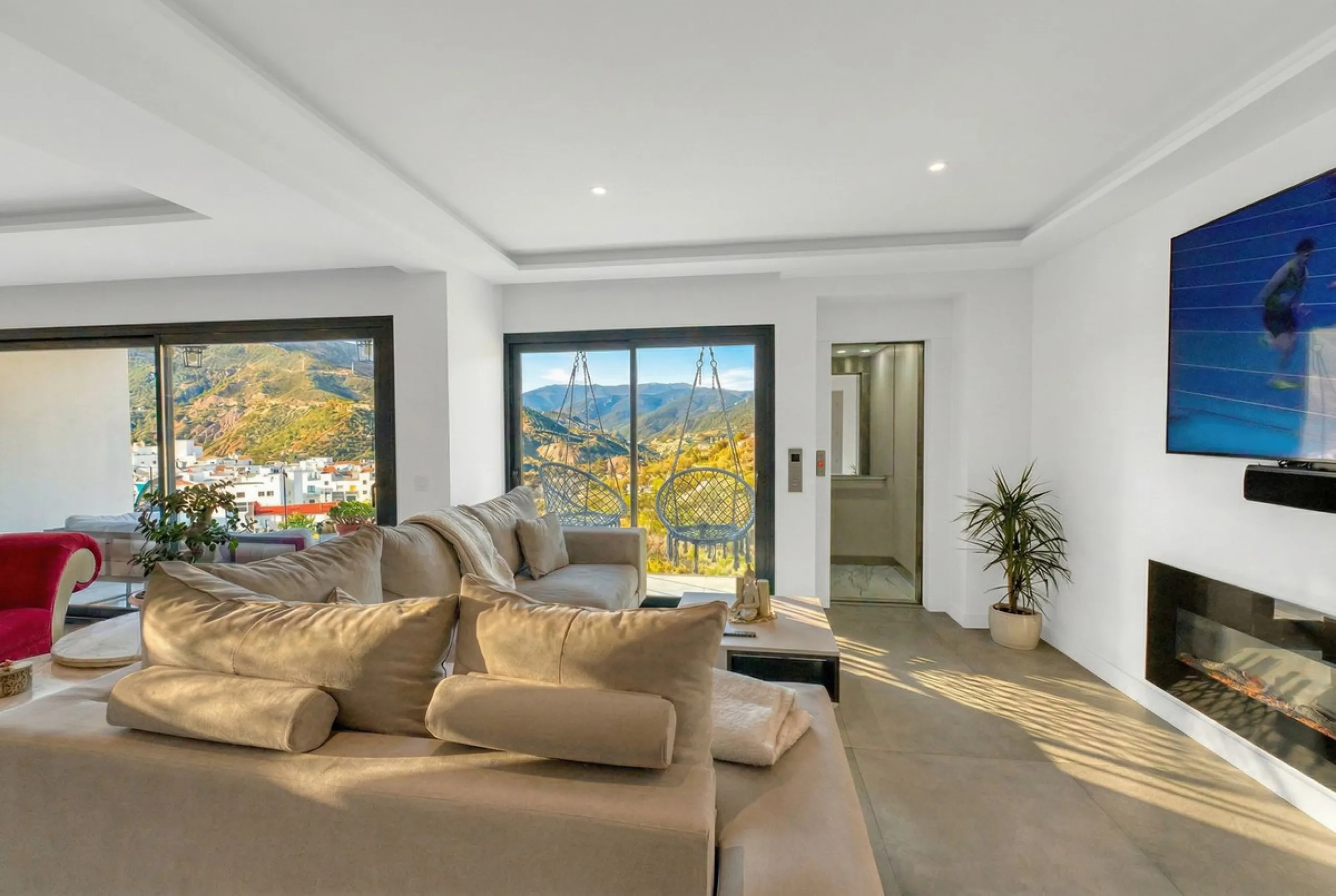 House - Detached Villa в продаже в Istán, Málaga. В доме 4 спален и 7 ванных комнат. Площадь дома 339 м². Площадь участка 410 м²