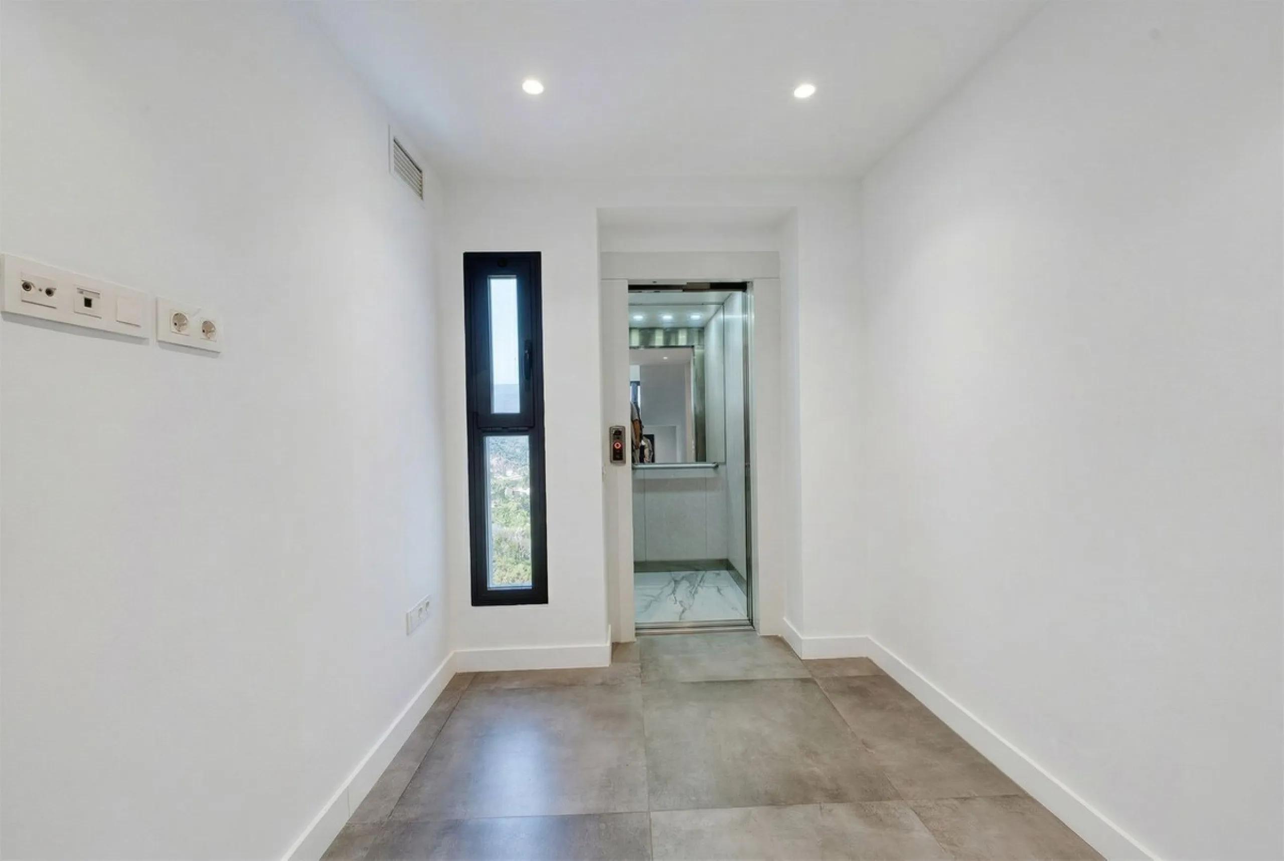 House - Detached Villa в продаже в Istán, Málaga. В доме 4 спален и 7 ванных комнат. Площадь дома 339 м². Площадь участка 410 м²