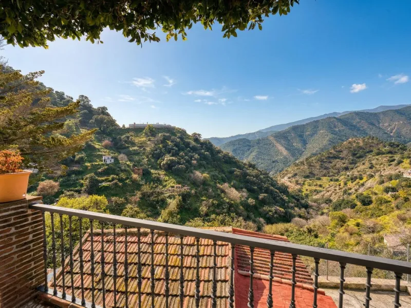 House - Detached Villa в продаже в Istán, Málaga. В доме 4 спален и 7 ванных комнат. Площадь дома 339 м². Площадь участка 410 м²