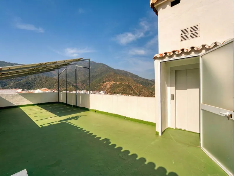 House - Detached Villa в продаже в Istán, Málaga. В доме 4 спален и 7 ванных комнат. Площадь дома 339 м². Площадь участка 410 м²