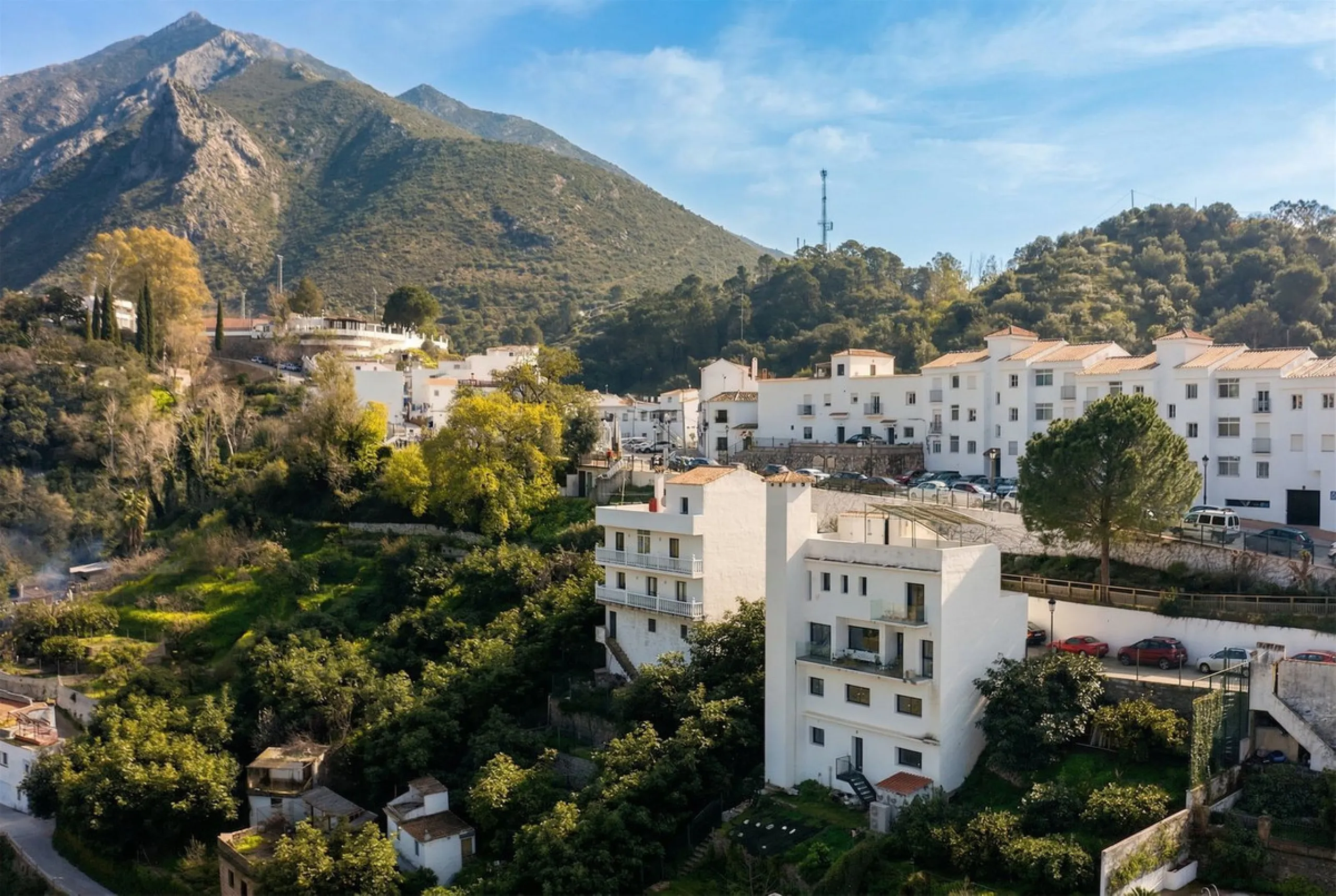 House - Detached Villa в продаже в Istán, Málaga. В доме 4 спален и 7 ванных комнат. Площадь дома 339 м². Площадь участка 410 м²