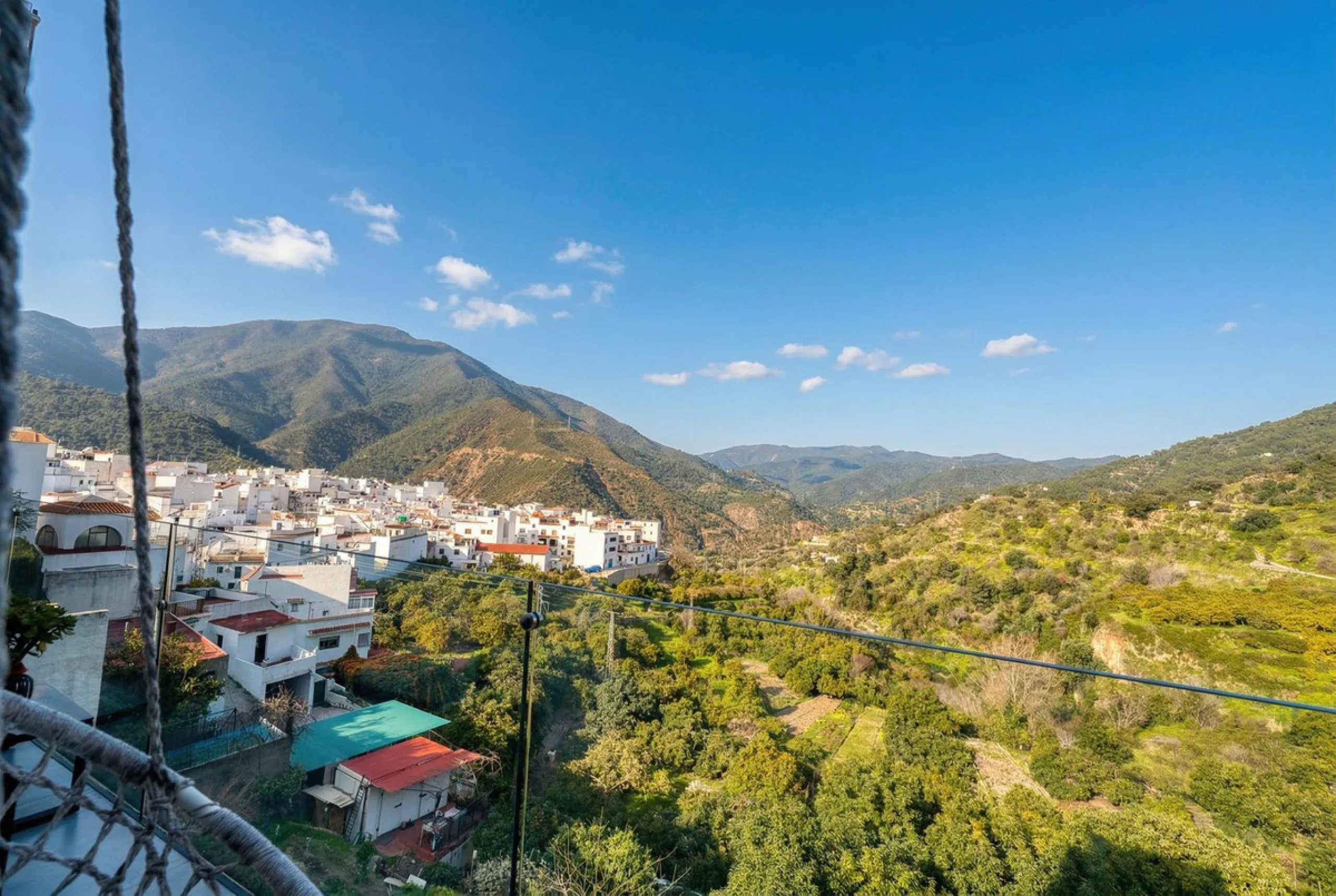 House - Detached Villa в продаже в Istán, Málaga. В доме 4 спален и 7 ванных комнат. Площадь дома 339 м². Площадь участка 410 м²