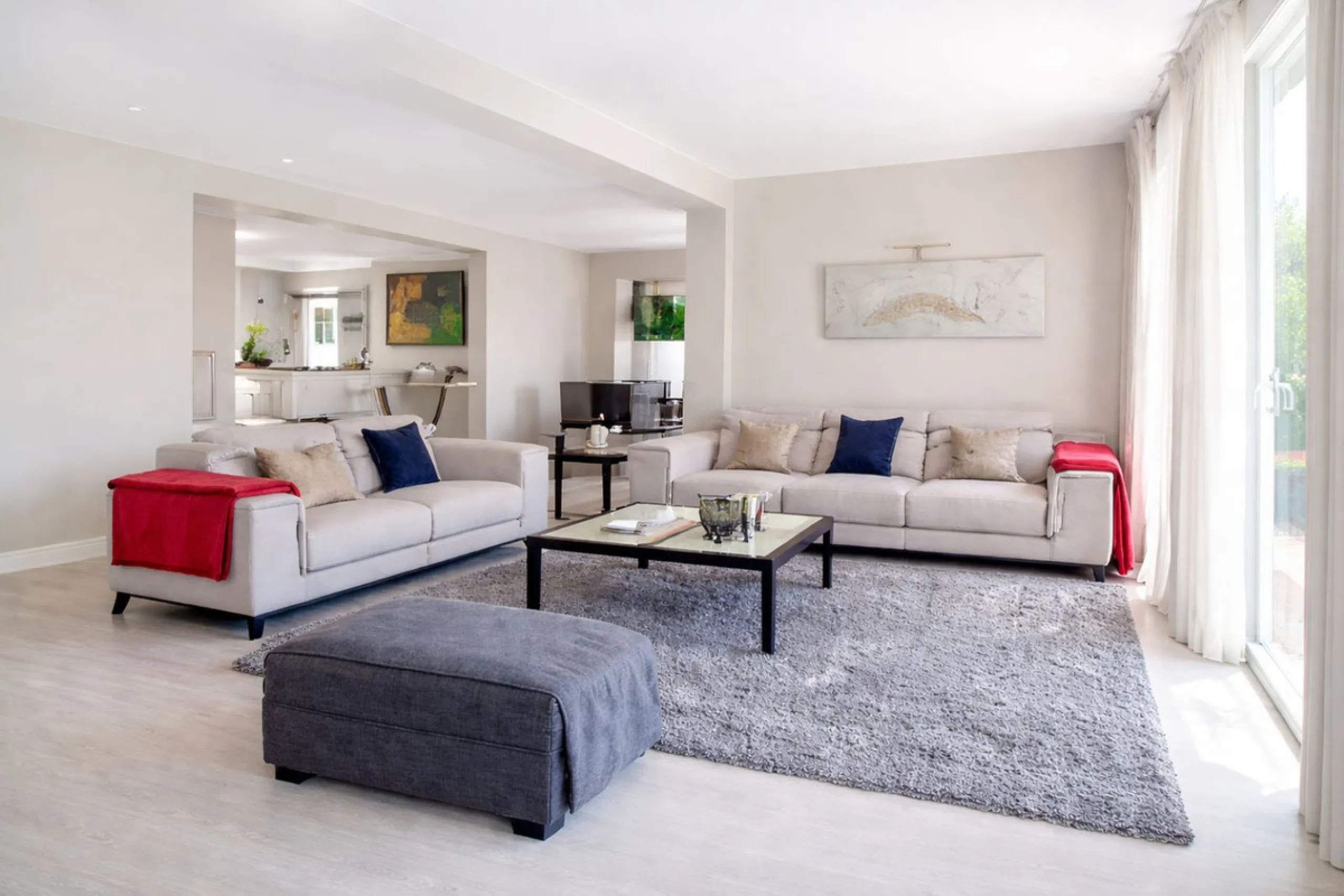 Stunning 6-bedroom, 6-bathroom detached villa located in a secure, gated community just a 10-minute walk from the beach and moments from the heart of Marbella.
