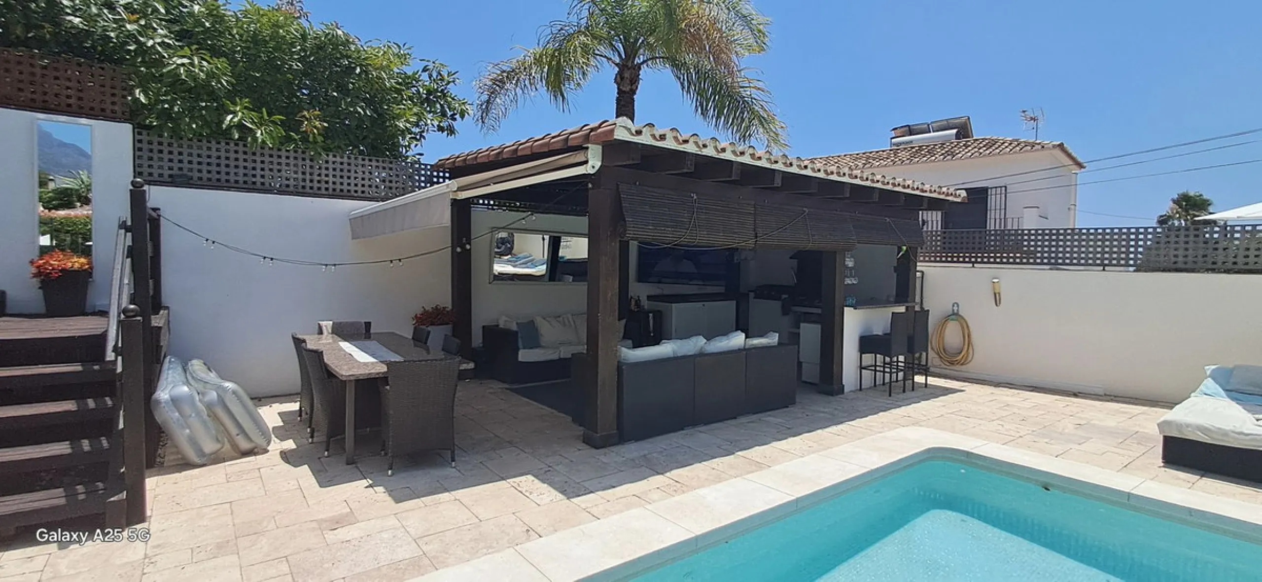 Stunning 6-bedroom, 6-bathroom detached villa located in a secure, gated community just a 10-minute walk from the beach and moments from the heart of Marbella.