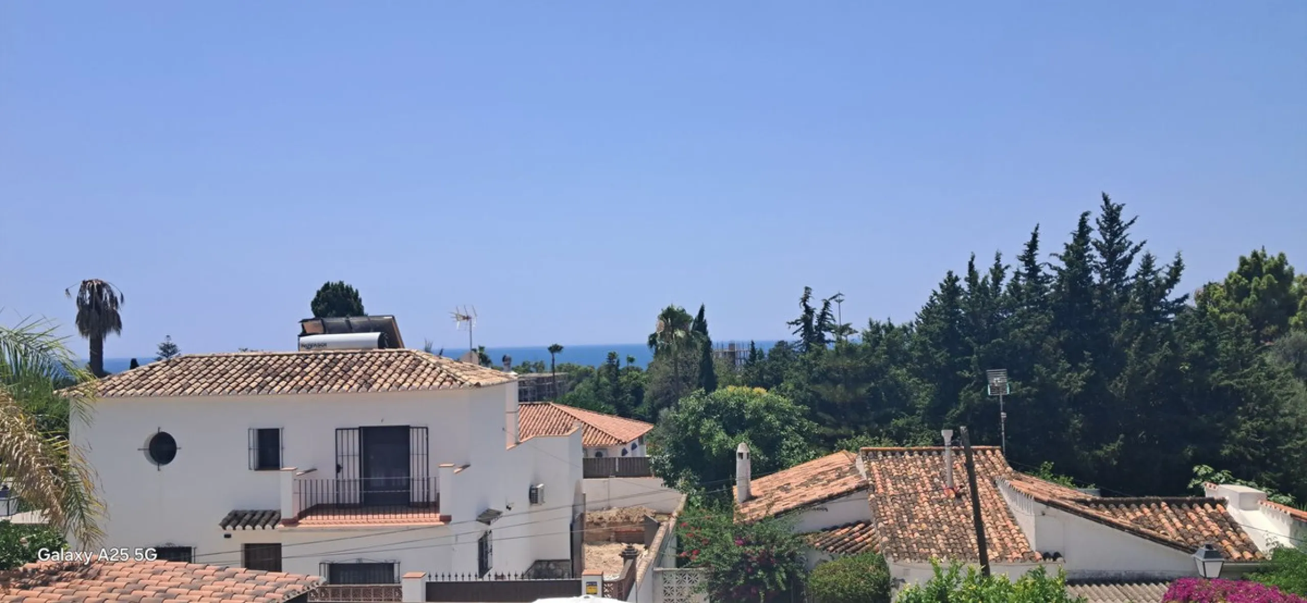 Stunning 6-bedroom, 6-bathroom detached villa located in a secure, gated community just a 10-minute walk from the beach and moments from the heart of Marbella.