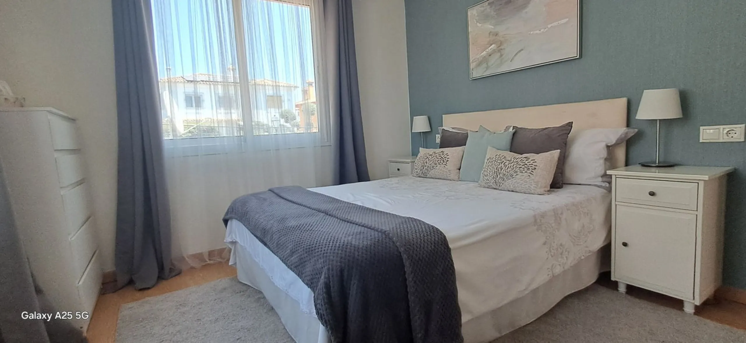 Stunning 6-bedroom, 6-bathroom detached villa located in a secure, gated community just a 10-minute walk from the beach and moments from the heart of Marbella.