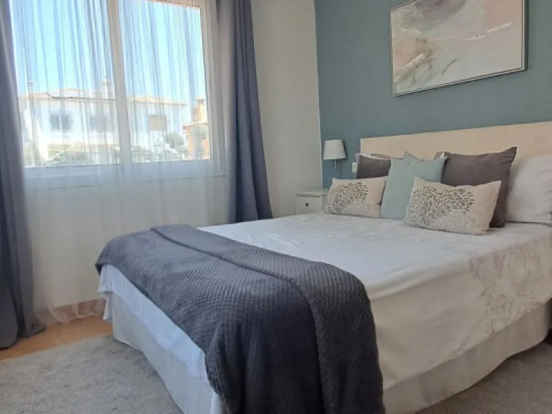 Stunning 6-bedroom, 6-bathroom detached villa located in a secure, gated community just a 10-minute walk from the beach and moments from the heart of Marbella.