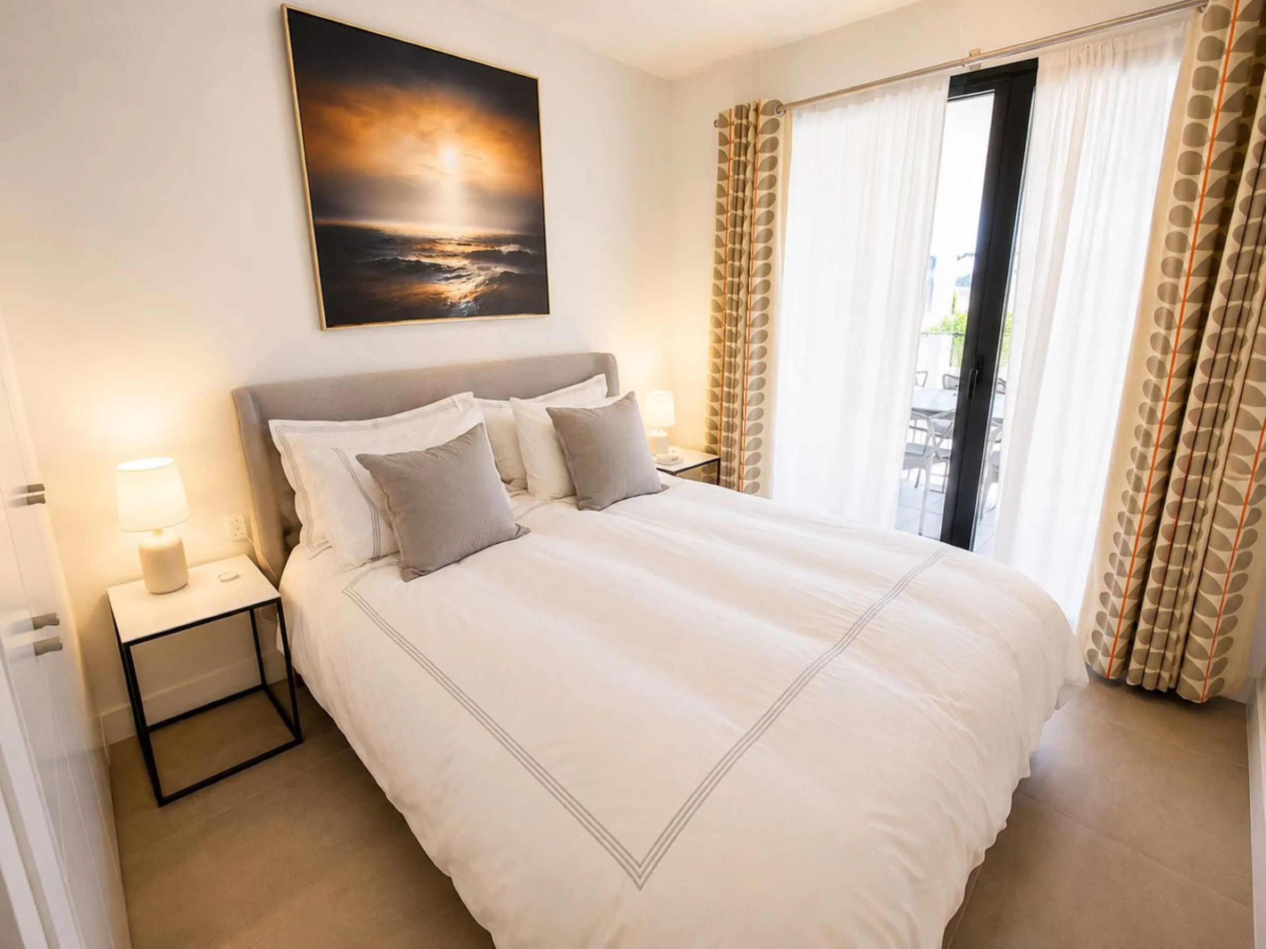 Fantastic opportunity!! Stunning new build apartment with sea views!
