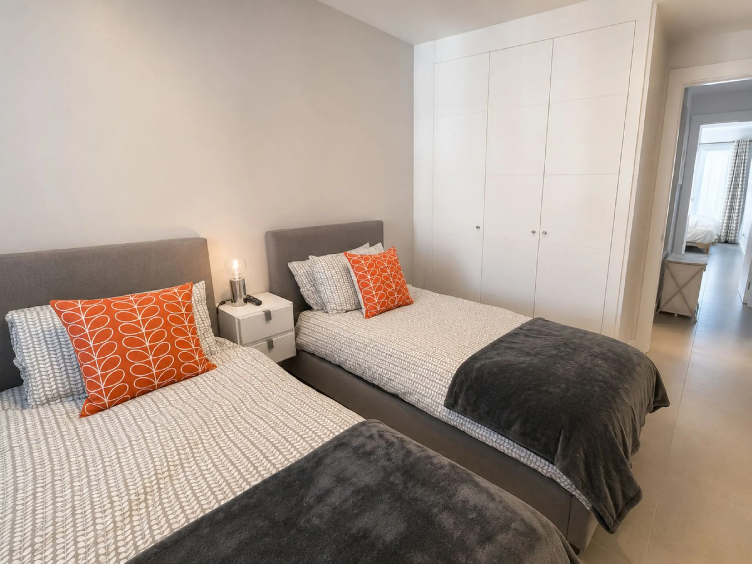Fantastic opportunity!! Stunning new build apartment with sea views!