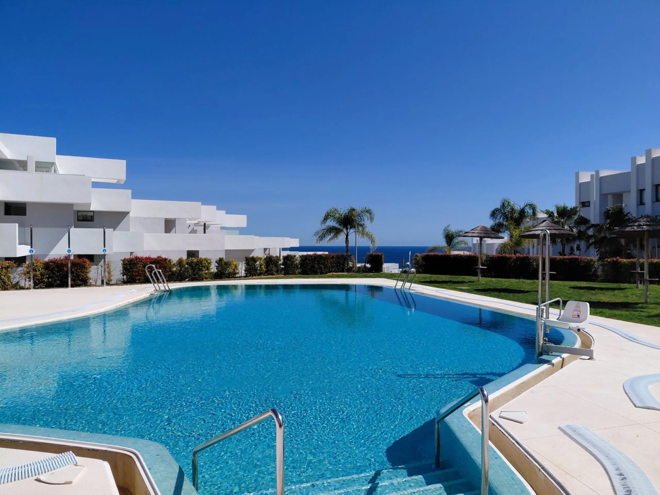 Fantastic opportunity!! Stunning new build apartment with sea views!