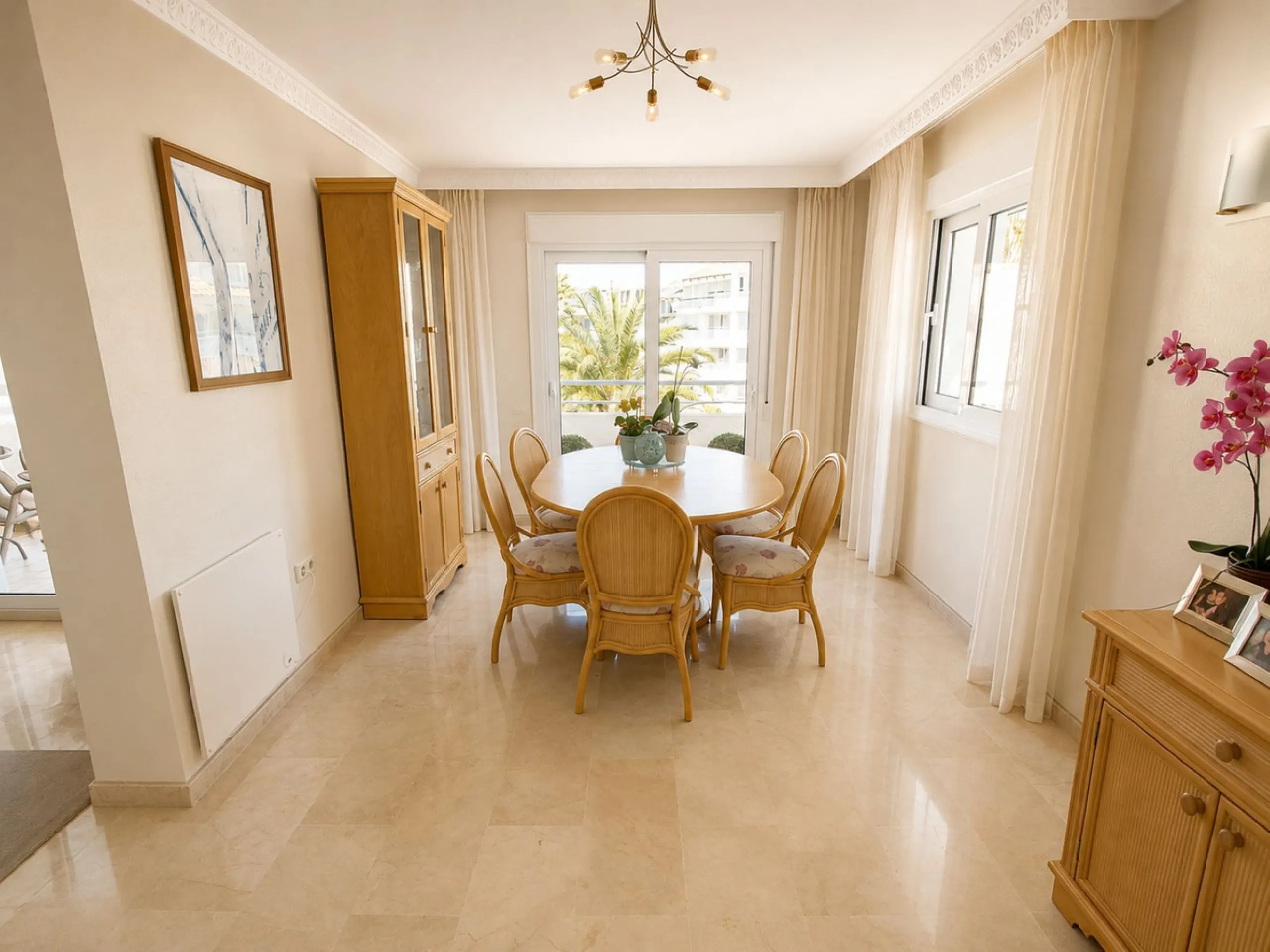 Fantastic opportunity to own a beachfront 3 bedroom penthouse!