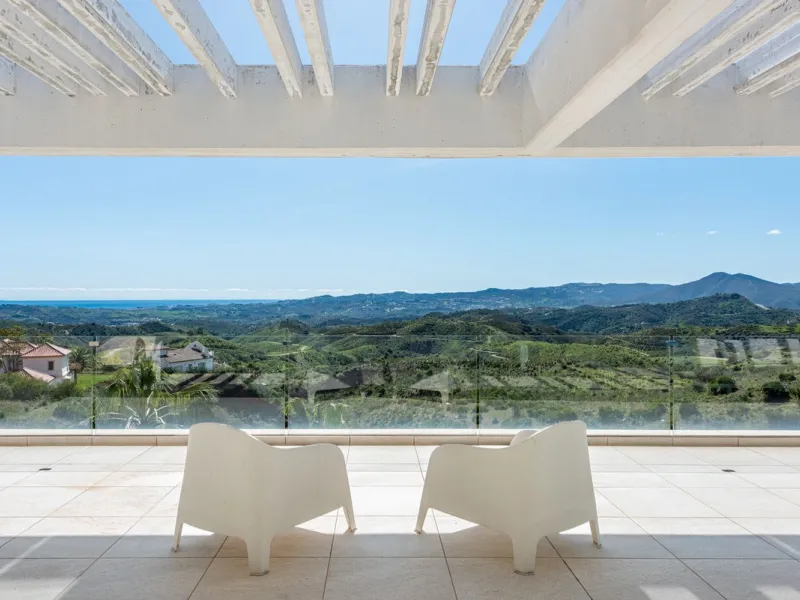 Detached Villa in Prestigious Valtocado, Mijas – with Panoramic Views of the Mountains and the Mediterranean