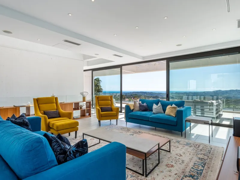 Detached Villa in Prestigious Valtocado, Mijas – with Panoramic Views of the Mountains and the Mediterranean