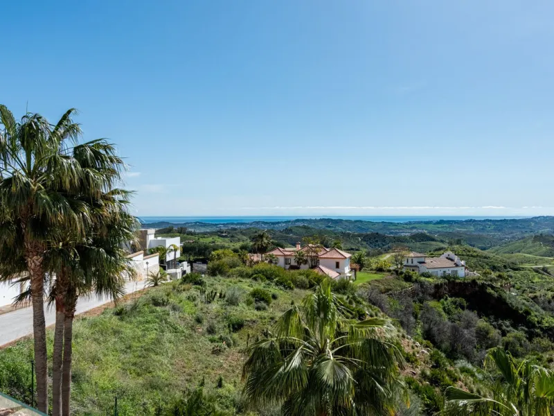 Detached Villa in Prestigious Valtocado, Mijas – with Panoramic Views of the Mountains and the Mediterranean