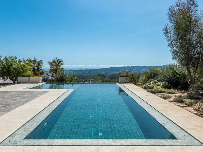 Detached Villa in Prestigious Valtocado, Mijas – with Panoramic Views of the Mountains and the Mediterranean
