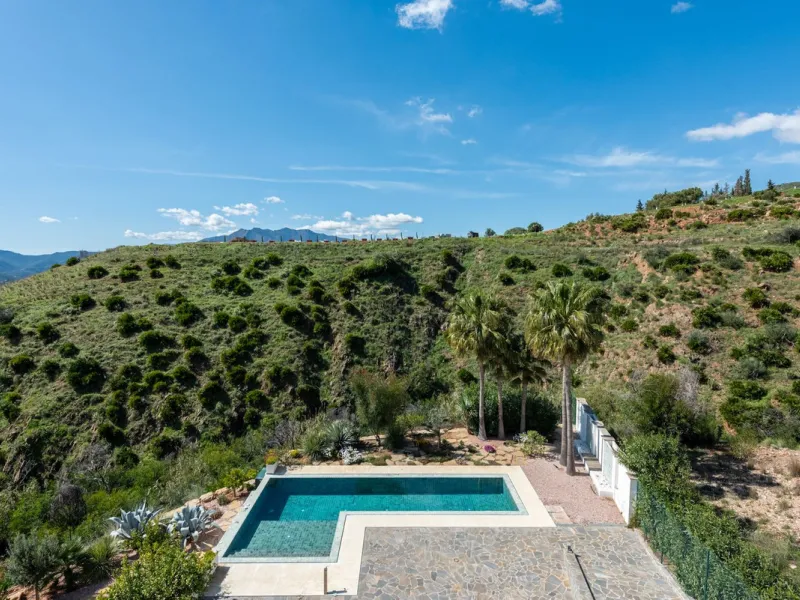 Detached Villa in Prestigious Valtocado, Mijas – with Panoramic Views of the Mountains and the Mediterranean