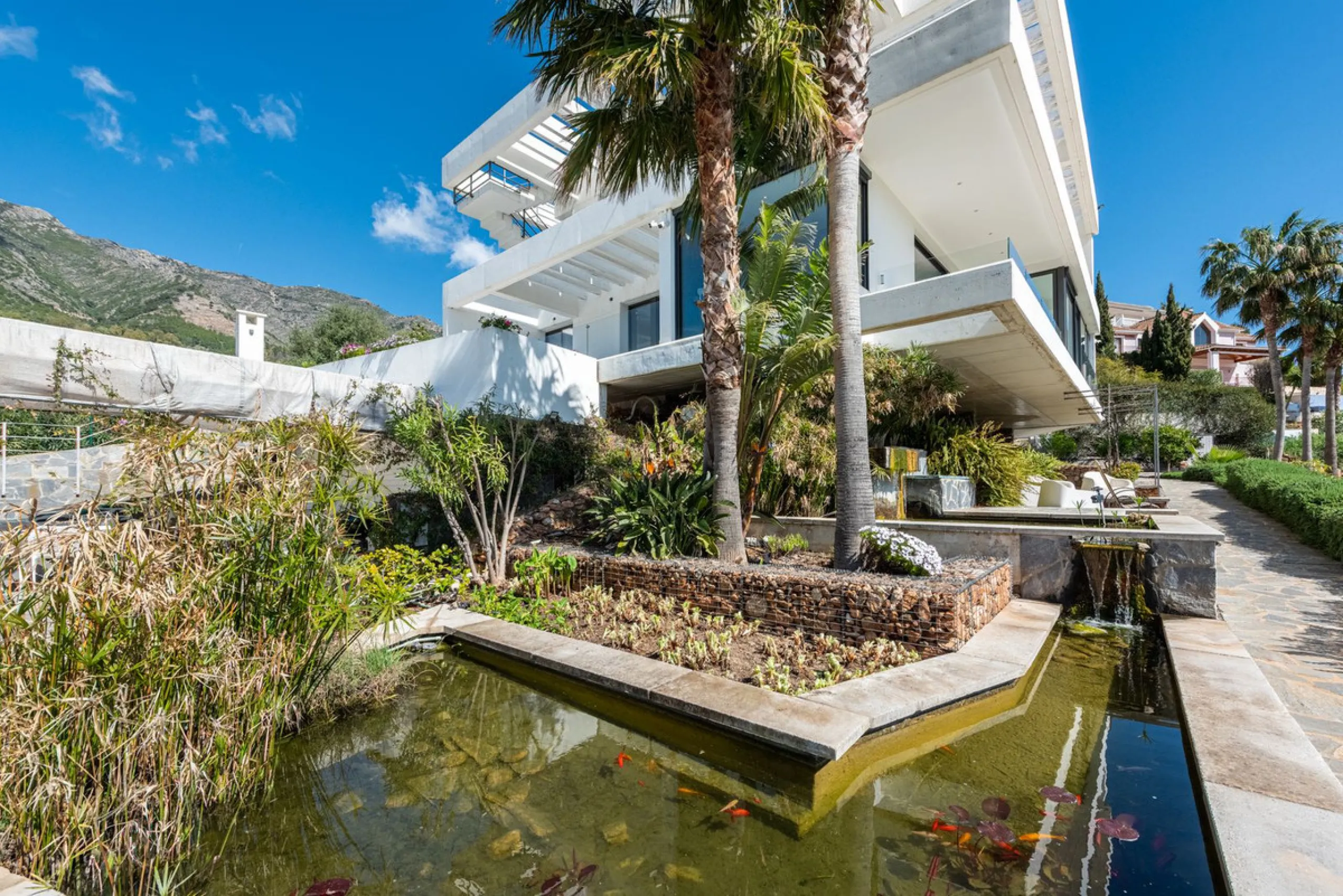 Detached Villa in Prestigious Valtocado, Mijas – with Panoramic Views of the Mountains and the Mediterranean