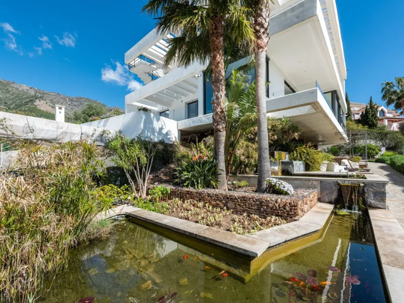 Detached Villa in Prestigious Valtocado, Mijas – with Panoramic Views of the Mountains and the Mediterranean