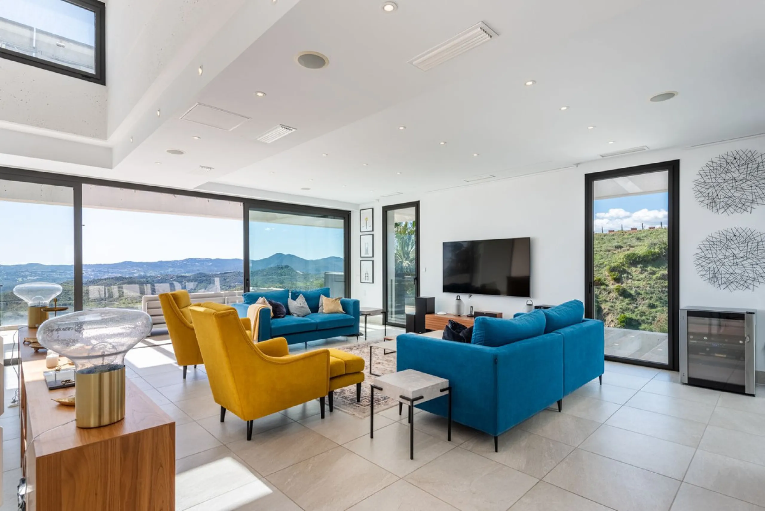 Detached Villa in Prestigious Valtocado, Mijas – with Panoramic Views of the Mountains and the Mediterranean