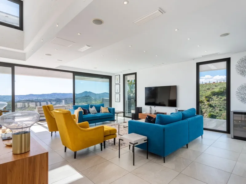 Detached Villa in Prestigious Valtocado, Mijas – with Panoramic Views of the Mountains and the Mediterranean