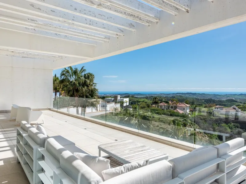 Detached Villa in Prestigious Valtocado, Mijas – with Panoramic Views of the Mountains and the Mediterranean