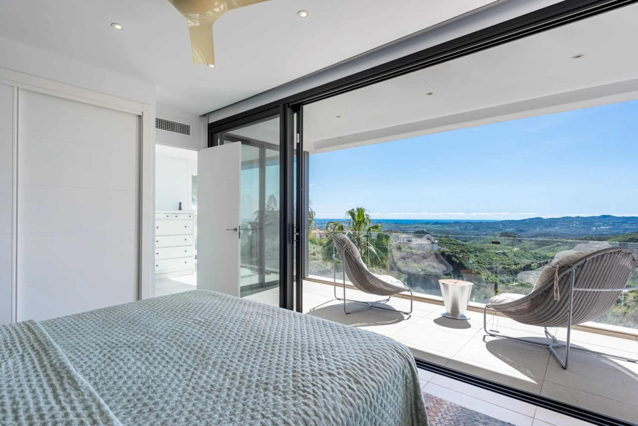 Detached Villa in Prestigious Valtocado, Mijas – with Panoramic Views of the Mountains and the Mediterranean