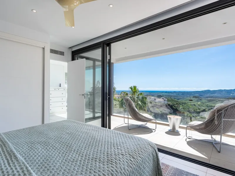 Detached Villa in Prestigious Valtocado, Mijas – with Panoramic Views of the Mountains and the Mediterranean