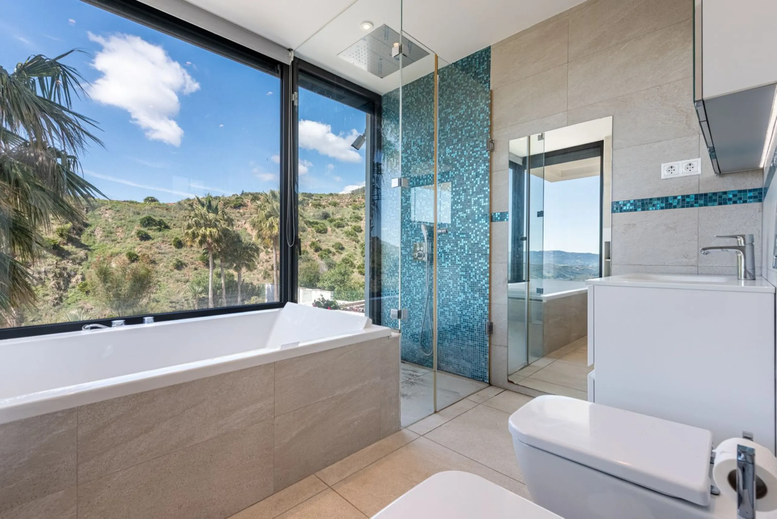 Detached Villa in Prestigious Valtocado, Mijas – with Panoramic Views of the Mountains and the Mediterranean