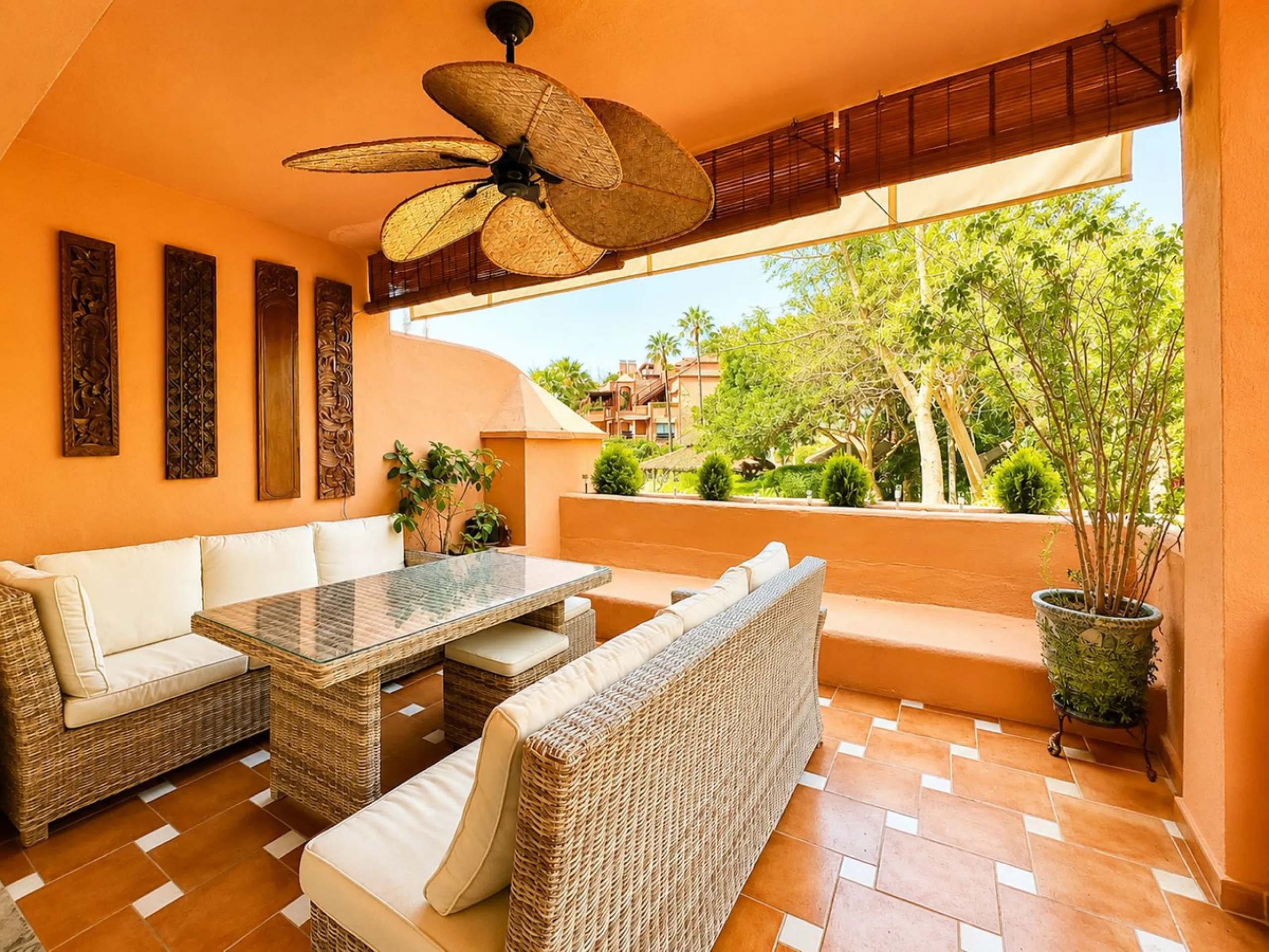 Apartment - Middle Floor Apartment в продаже в Marbella, Málaga. В доме 3 спален и 3 ванных комнат. Площадь дома 159 м²