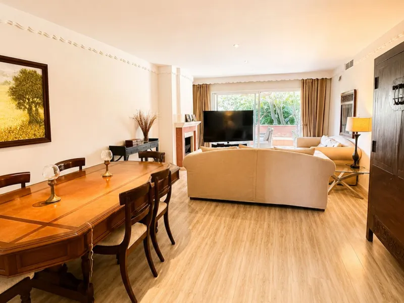 Apartment - Middle Floor Apartment в продаже в Marbella, Málaga. В доме 3 спален и 3 ванных комнат. Площадь дома 159 м²