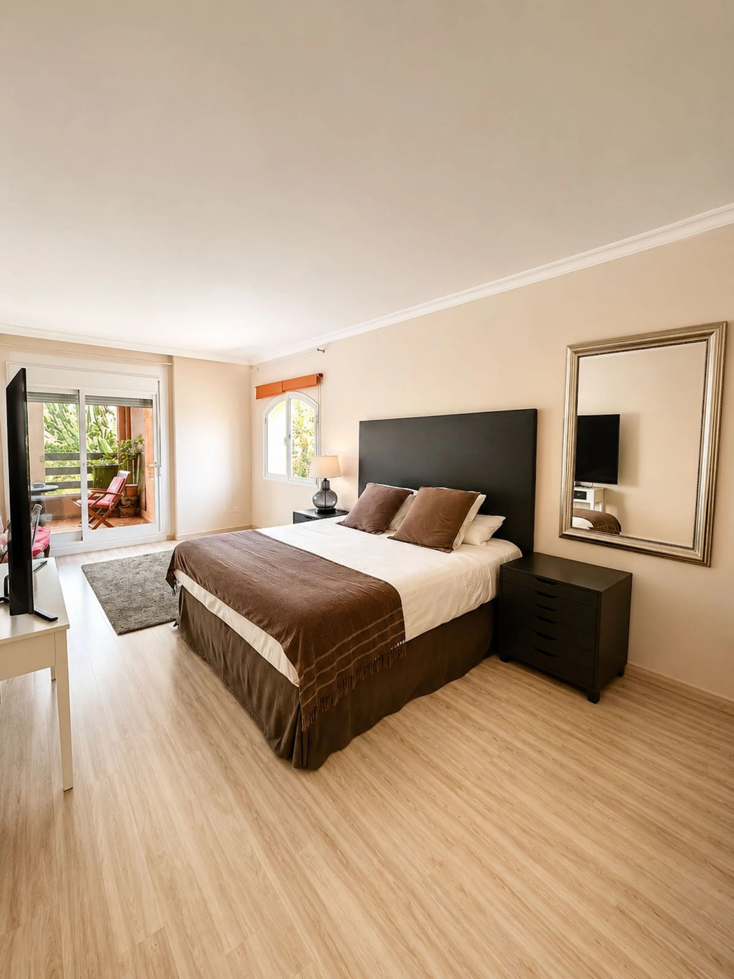 Apartment - Middle Floor Apartment в продаже в Marbella, Málaga. В доме 3 спален и 3 ванных комнат. Площадь дома 159 м²