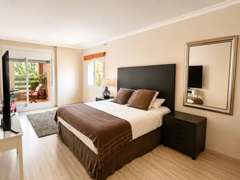 Apartment - Middle Floor Apartment в продаже в Marbella, Málaga. В доме 3 спален и 3 ванных комнат. Площадь дома 159 м²