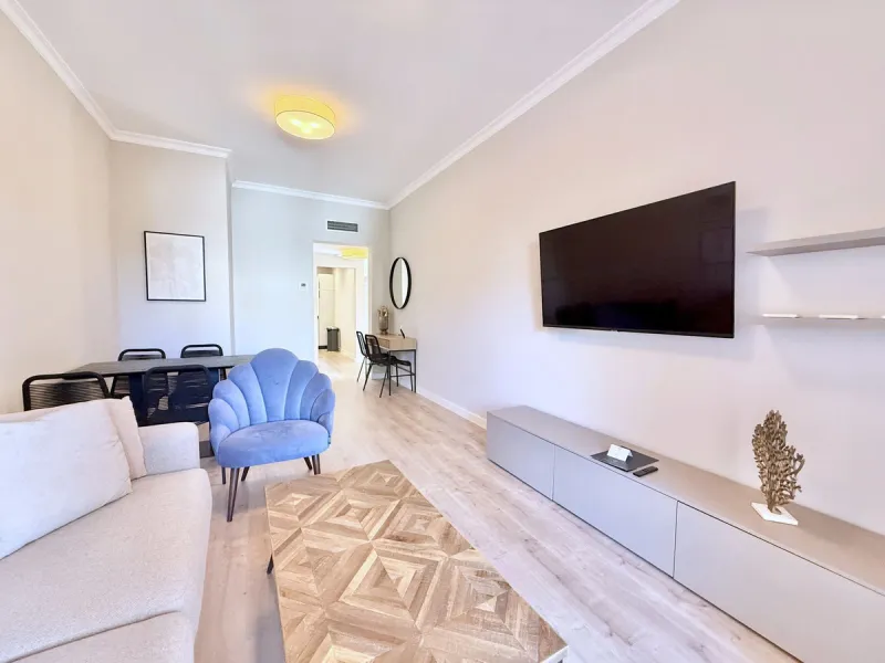 This is an ideal opportunity for those seeking a holiday retreat with resort benefits (such as concierge, cleaning services and discounted golf fares) with up to 60 days a year flexible personal usage and easy rental management for the rest of the year.