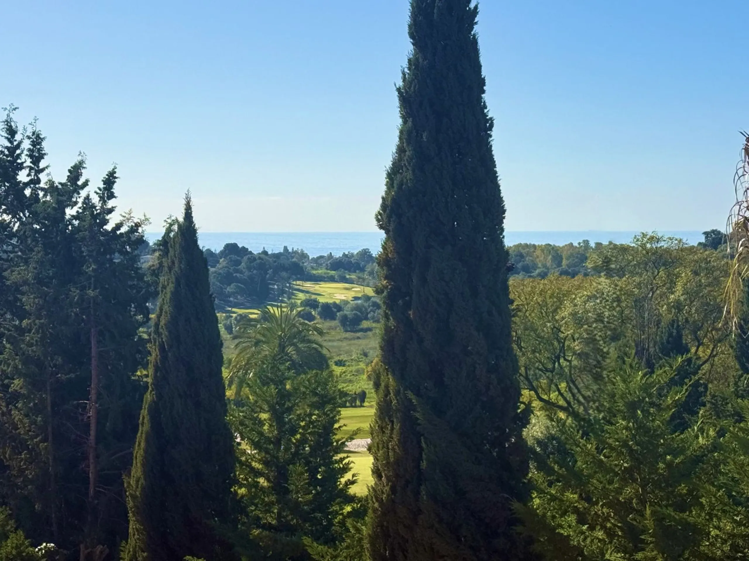 This is an ideal opportunity for those seeking a holiday retreat with resort benefits (such as concierge, cleaning services and discounted golf fares) with up to 60 days a year flexible personal usage and easy rental management for the rest of the year.