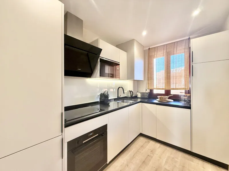 This is an ideal opportunity for those seeking a holiday retreat with resort benefits (such as concierge, cleaning services and discounted golf fares) with up to 60 days a year flexible personal usage and easy rental management for the rest of the year.