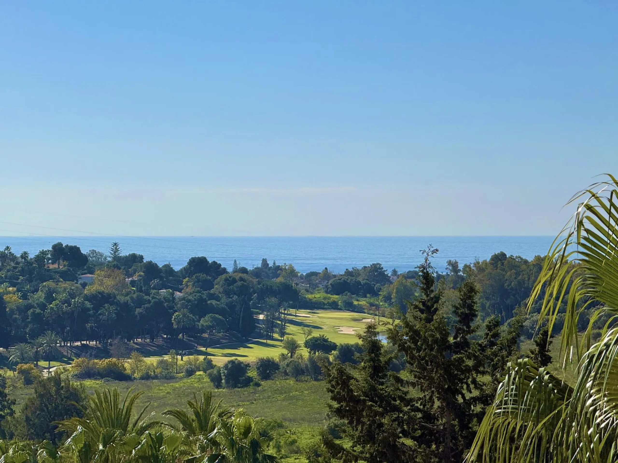 This is an ideal opportunity for those seeking a holiday retreat with resort benefits (such as concierge, cleaning services and discounted golf fares) with up to 60 days a year flexible personal usage and easy rental management for the rest of the year.
