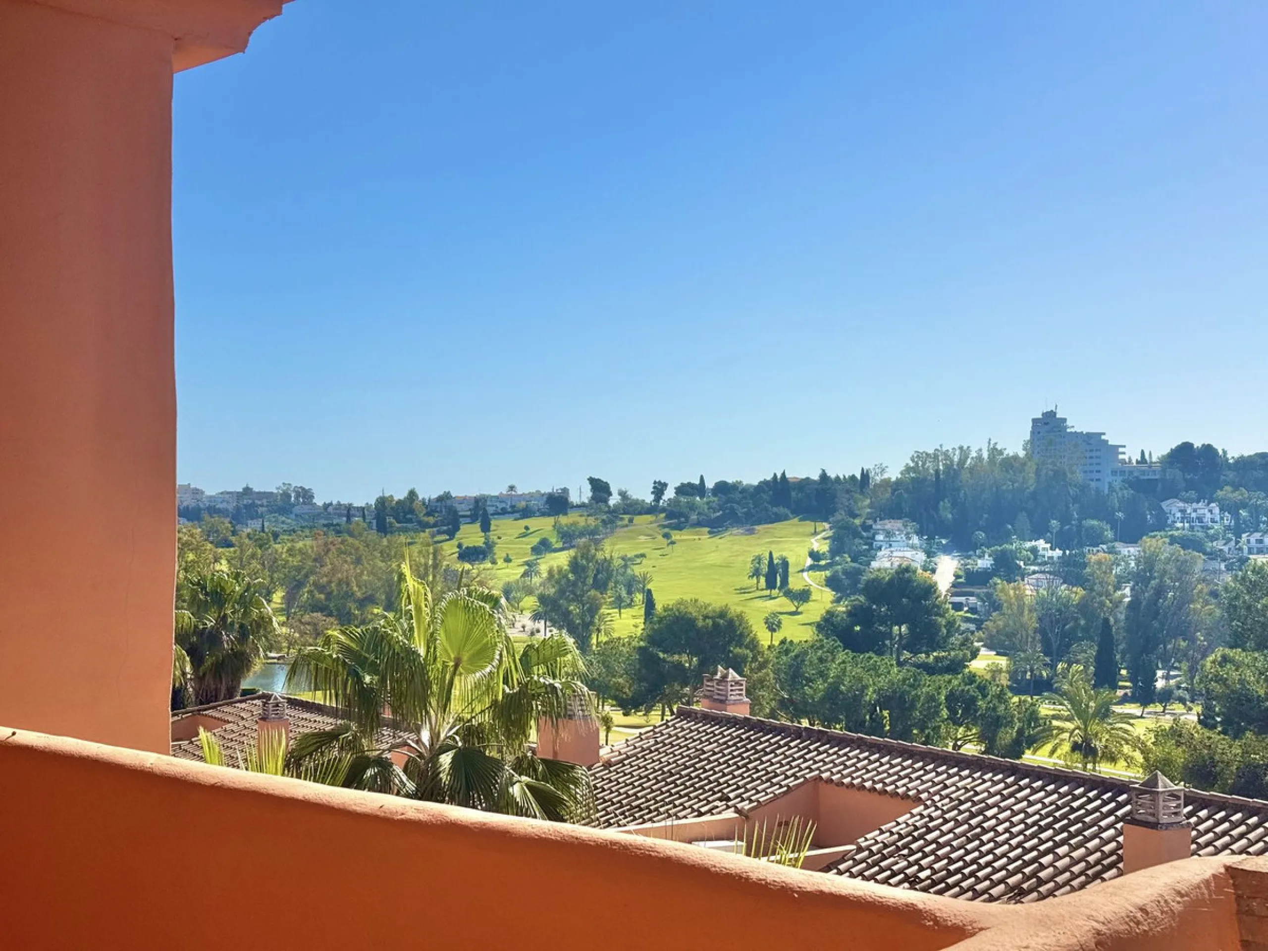 This is an ideal opportunity for those seeking a holiday retreat with resort benefits (such as concierge, cleaning services and discounted golf fares) with up to 60 days a year flexible personal usage and easy rental management for the rest of the year.
