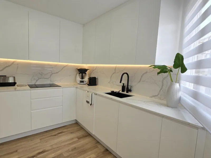 This 170 m2 apartment in Benalmádena Costa is more than just a home; it's the place where you'll want to build your best memories.