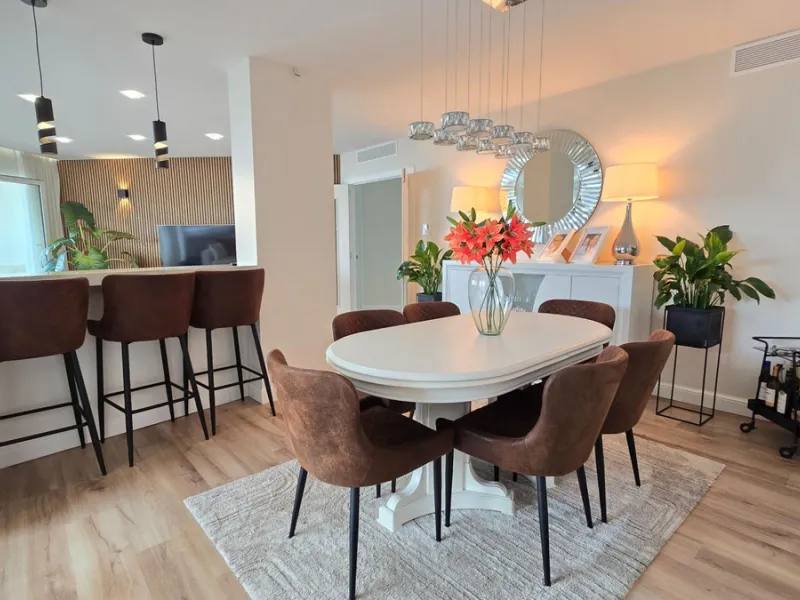 This 170 m2 apartment in Benalmádena Costa is more than just a home; it's the place where you'll want to build your best memories.