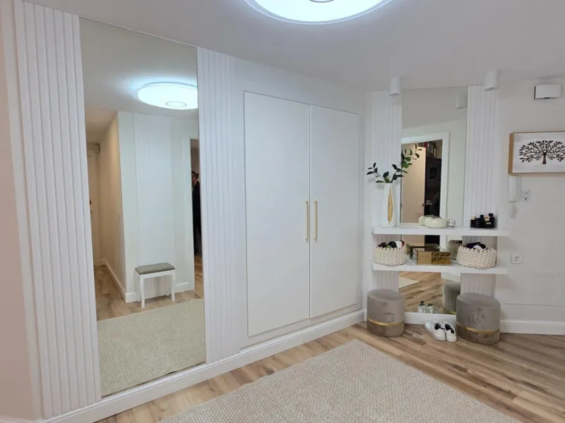 This 170 m2 apartment in Benalmádena Costa is more than just a home; it's the place where you'll want to build your best memories.