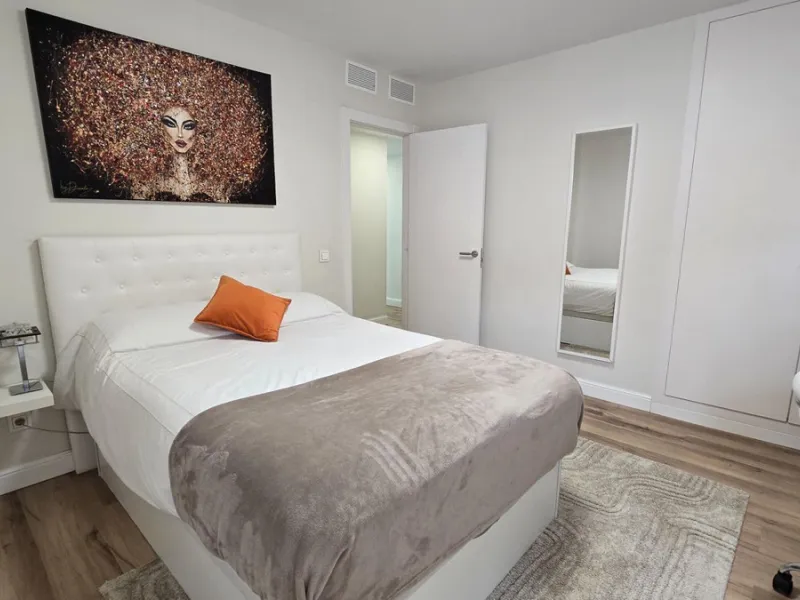 This 170 m2 apartment in Benalmádena Costa is more than just a home; it's the place where you'll want to build your best memories.