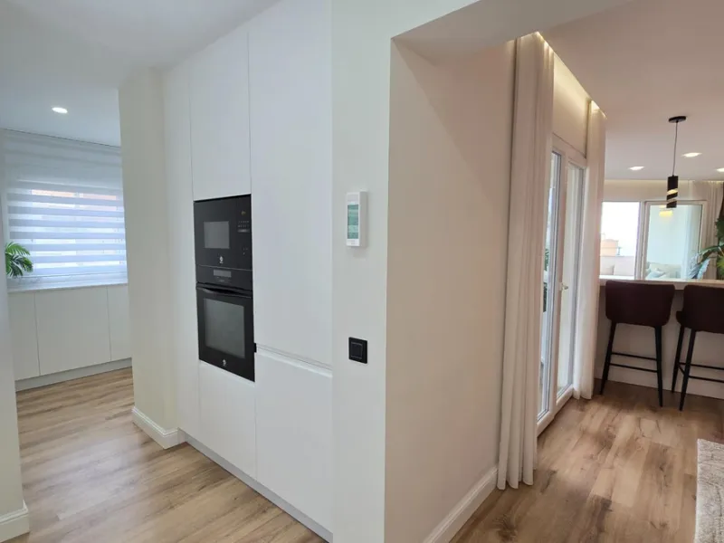 This 170 m2 apartment in Benalmádena Costa is more than just a home; it's the place where you'll want to build your best memories.