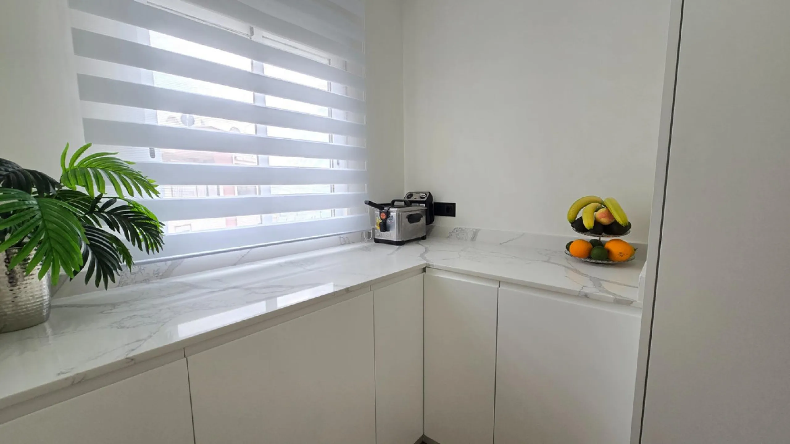 This 170 m2 apartment in Benalmádena Costa is more than just a home; it's the place where you'll want to build your best memories.