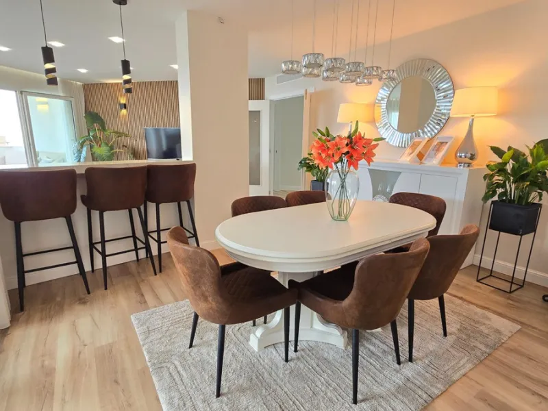 This 170 m2 apartment in Benalmádena Costa is more than just a home; it's the place where you'll want to build your best memories.