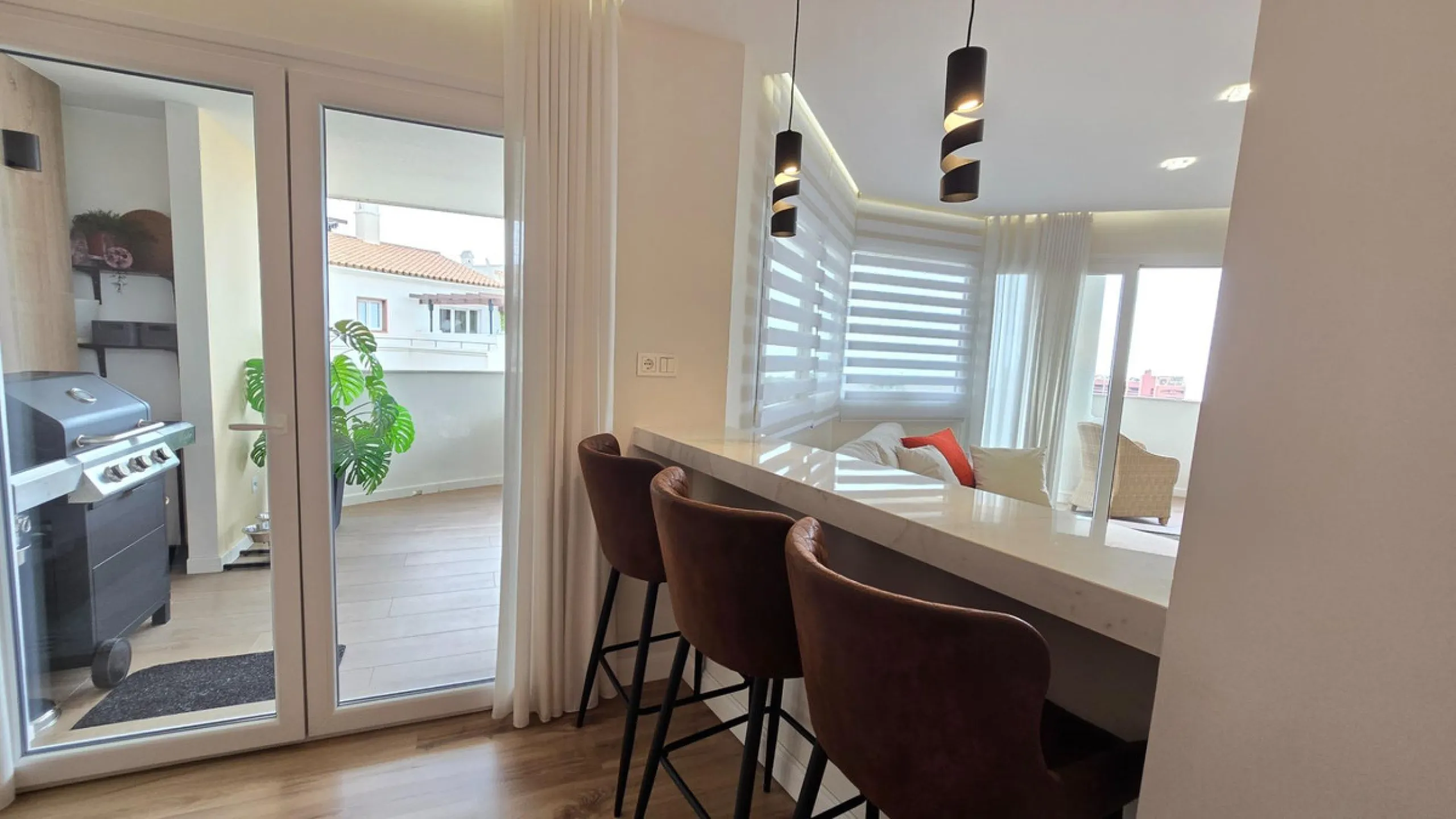 This 170 m2 apartment in Benalmádena Costa is more than just a home; it's the place where you'll want to build your best memories.